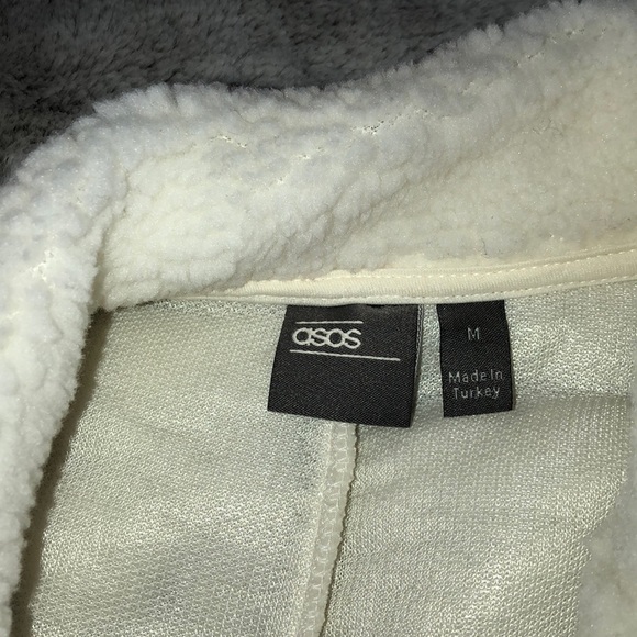 ASOS DESIGN oversized fuzzy coat - Picture 2 of 4